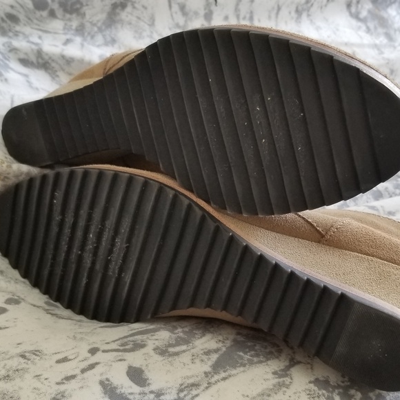 Lace up tan booties - Picture 3 of 4